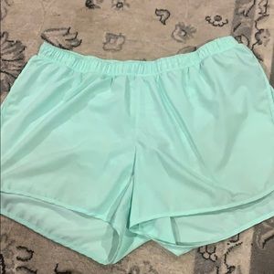 Green old Navy active shorts XL EUC